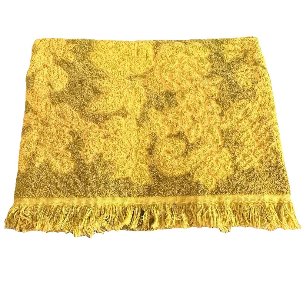 VTG Cannon Monticello Avocado Green Floral Fringe Bath Towel 25x40 USA Sculpted